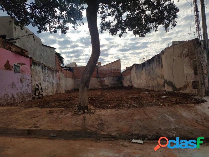 Lote plano de 129m² no Jardim Andorfato