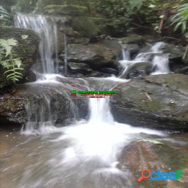 Sítio alto padrão em São Francisco Xavier com cachoeira