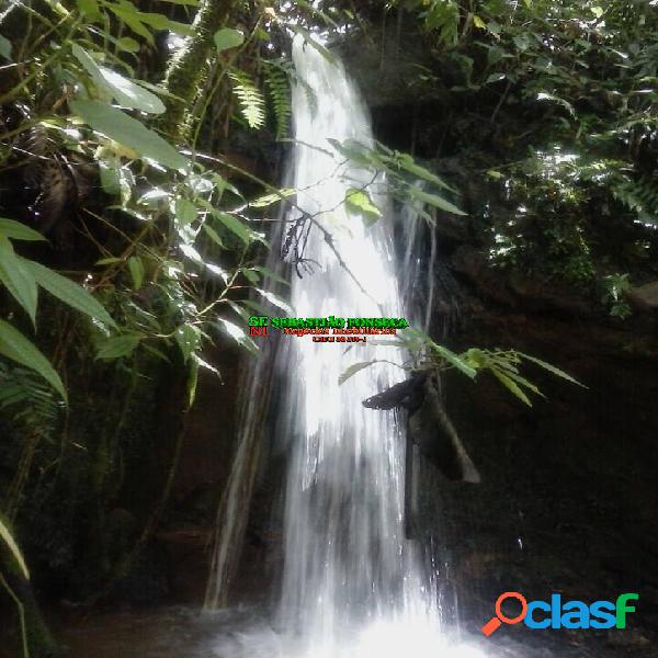 Sítio-lago natural-belas cachoeiras em São Francisco