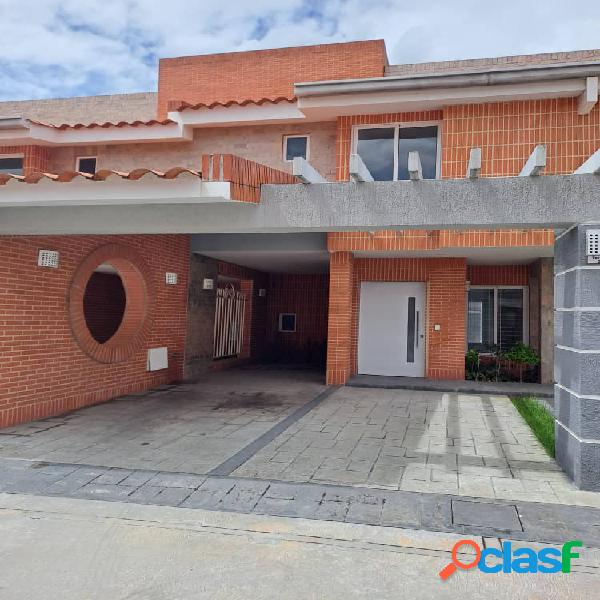 Alquiler de TownHouse en Terrazas de camoruco.