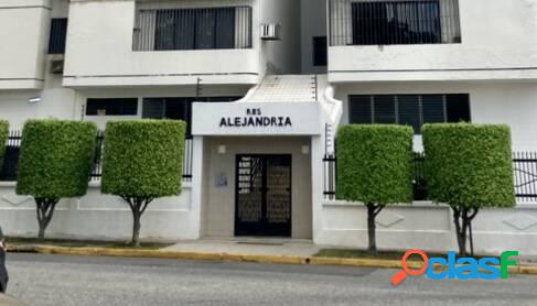 En venta amplio apartamento en Prebo