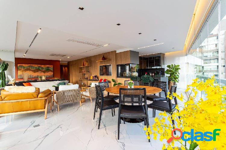 Apartamento com 4 dormitórios para alugar, 219 m² por R$