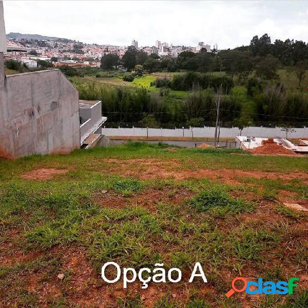 Display com 4 terrenos no Vila Real
