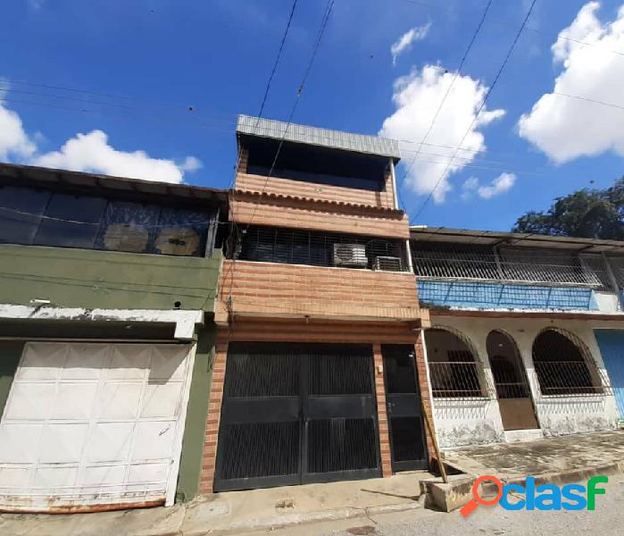 Se Vende Casa 285m2 en La Candelaria Valencia