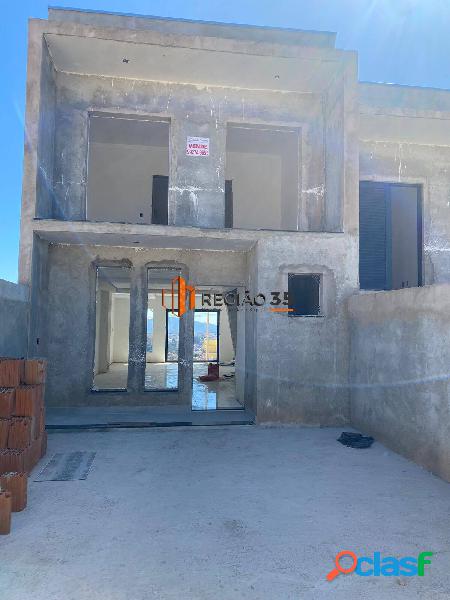 VENDE-SE SOBRADO NO JARDIM BANDEIRANTES