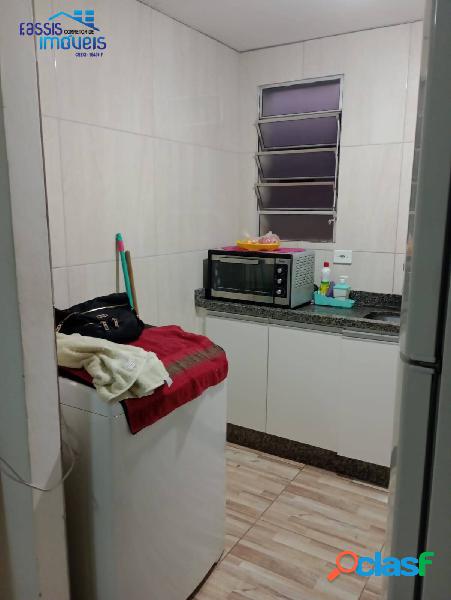 Apartamento com dois quartos no JD das Grasças em Colombo