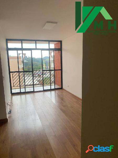 Bom apartamento andar alto no Ed Top Village Alphaville