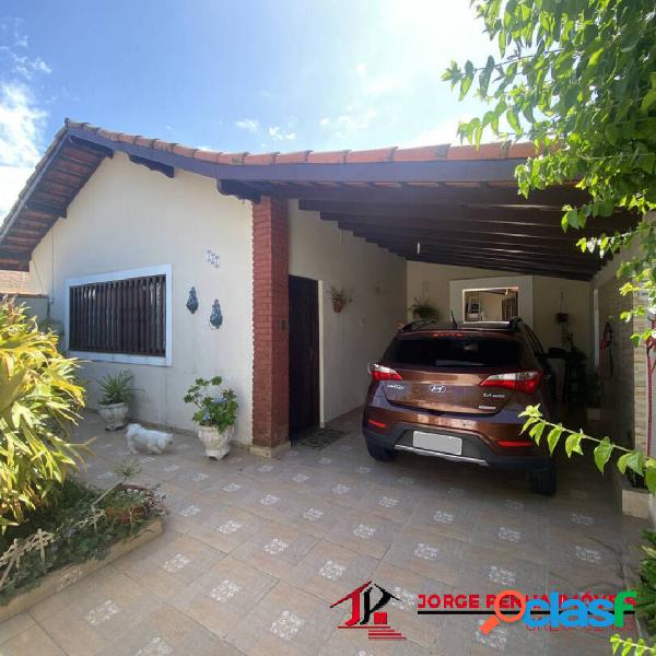 CASA EM ÓTIMA LOCALIZAÇÃO