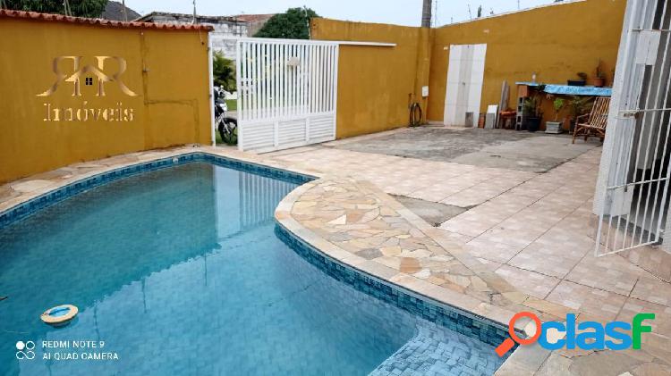 Casa com piscina no Cibratel II: Seu Paraíso à Beira-Mar