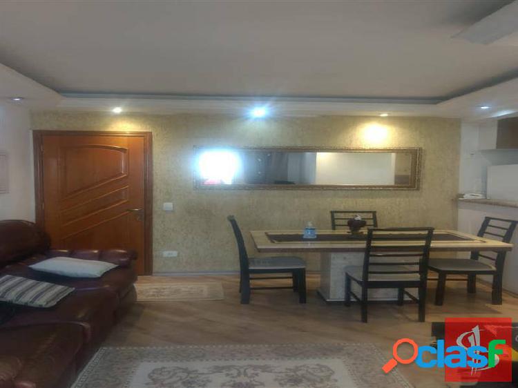 Lindo apartamento com sacada e Mobiliado.