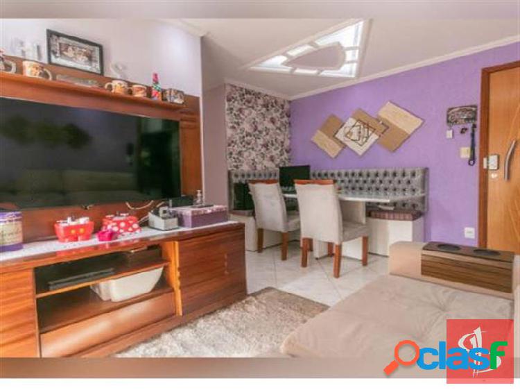 Lindo apartamento com ótima localização na Mooca.