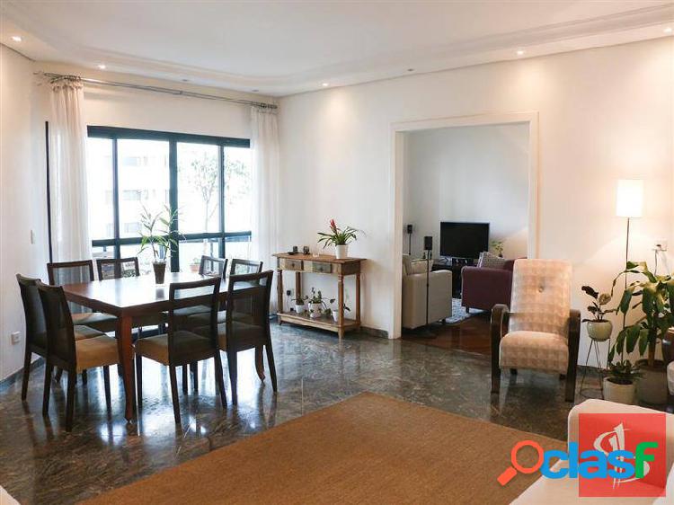 Maravilhoso apartamento com lazer completo e amplo espaço.