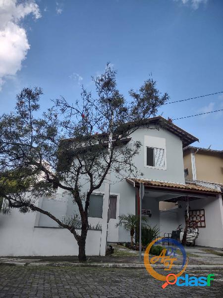 Sobrado 3 dormitórios em condomínio