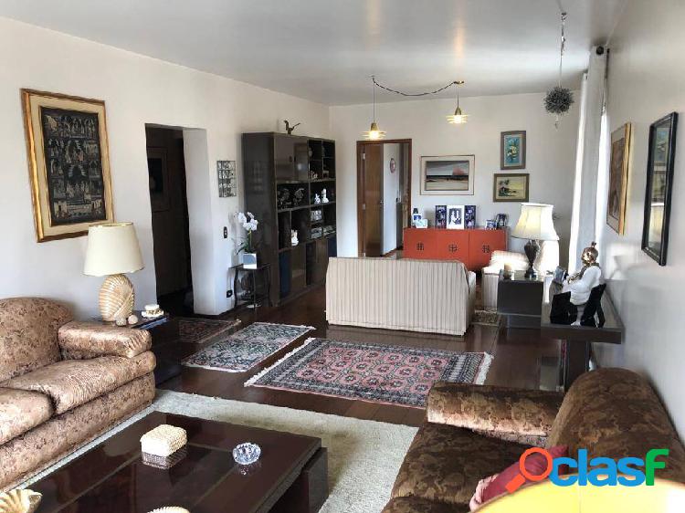 Apartamento à venda Moema, 3 quartos, 2 vagas, 200 m²