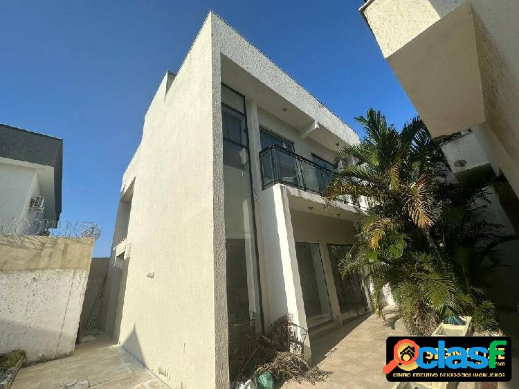 BELISSIMA CASA EM CONDOMÍNIO 03 QUARTOS