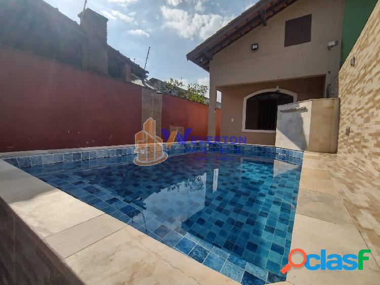 Casa 2dorm.(1suíte) com piscina R$299.900,00 em Mongaguá