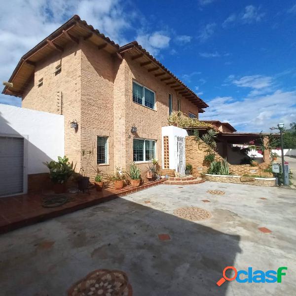 Casa en venta en las trinitarias San Diego con planta para