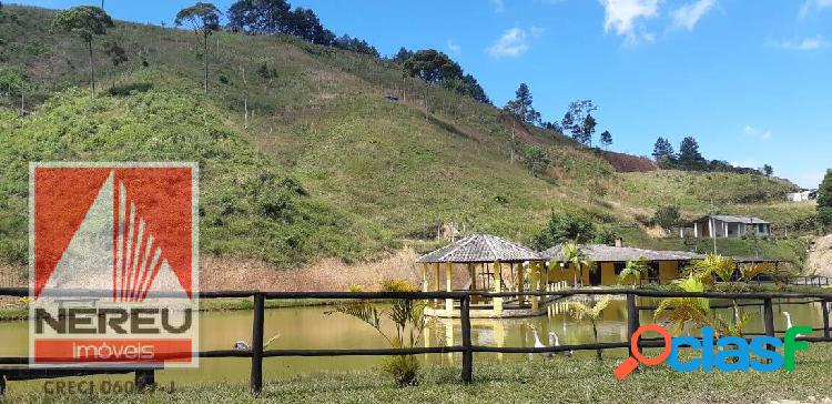 EXCELENTE SÍTIO COM LAGO