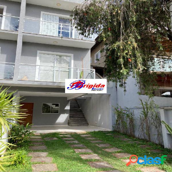 Excelente Casa com 03 dorm, no Cond. Villa D'Este, Cotia!