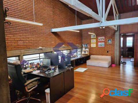 SOBRADO A VENDA 280M² 3 SUÍTES E 4 VAGAS NO PLANALTO