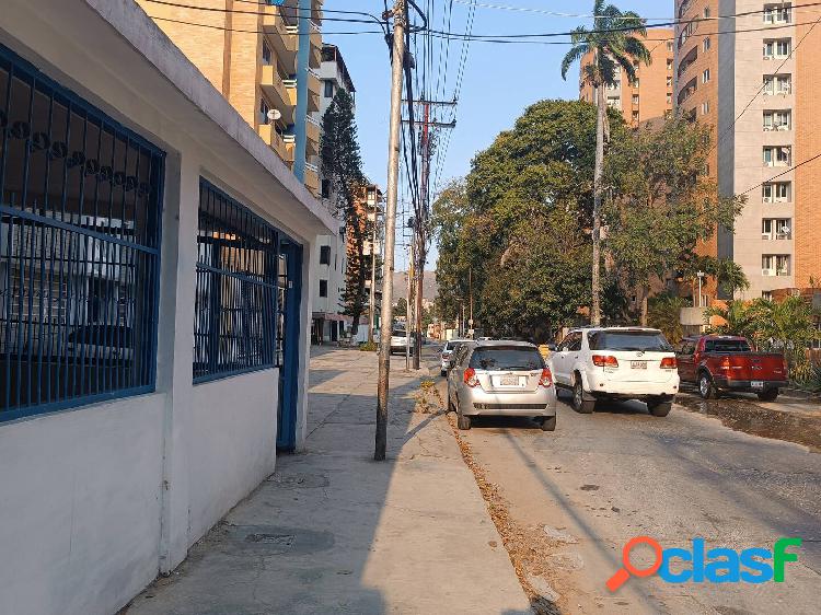 Se alquila local comercial en Callejón Prebol, cerca de la