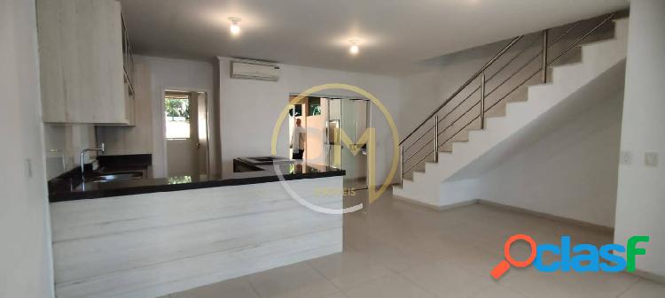 Sobrado espaçoso com terreno grande nos fundos com 3