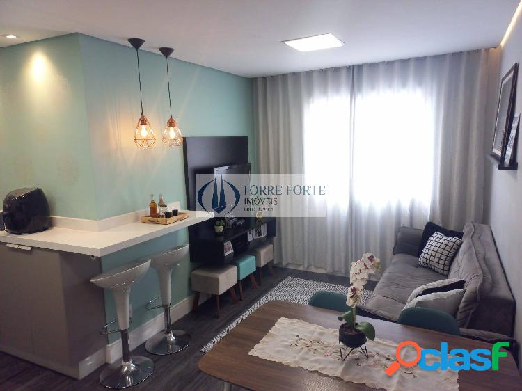 Apartamento com 2 dormitórios na Vila Califórnia.