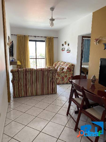 Apartamento à apenas 200 metros da praia Martim de Sá em