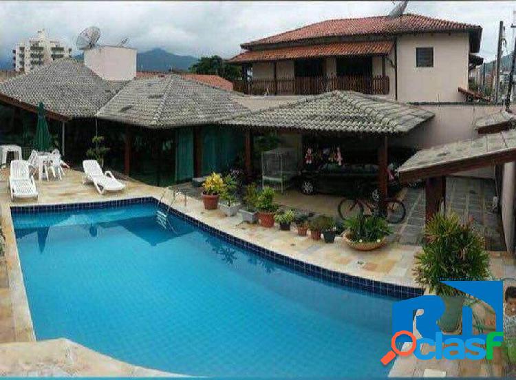Casa na Prainha em Caraguatatuba a passos do mar com 4