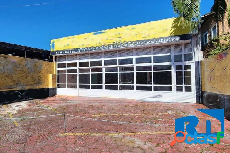 Ponto comercial com estacionamento centro de Caraguatatuba