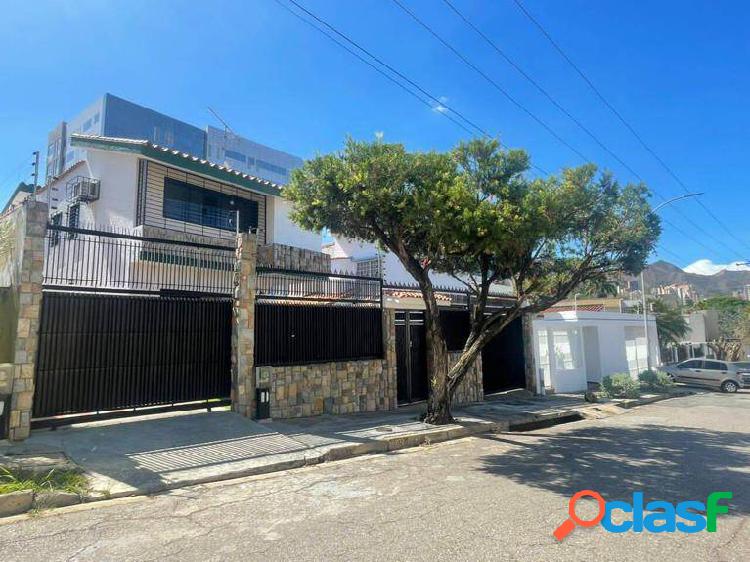 Se Vende Casa 398m2 calle cerrada el bosque