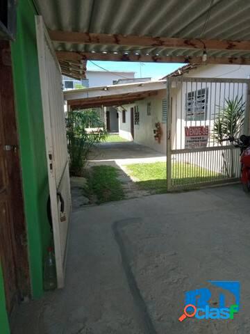 VENDE-SE | SOBRADO NO BAIRRO GOLFINHO.