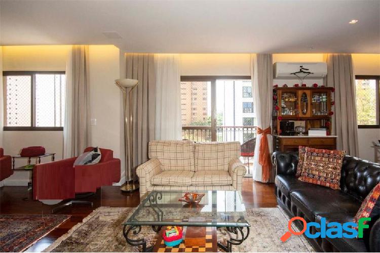 Apartamento com 4 quartos, 200m², à venda em São Paulo,
