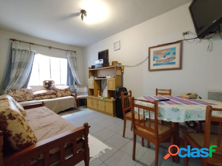 Apartamento de 1 dormitório a venda no Boqueirão em Santos