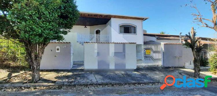 Casa c/3 dorm à venda, 172 m² por R$ 670.000- Campos