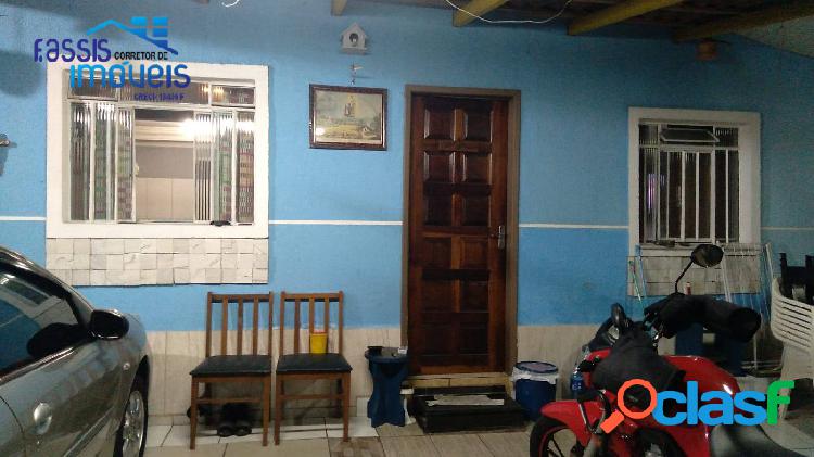 Casa com dois quartos no Maracanã em Colombo