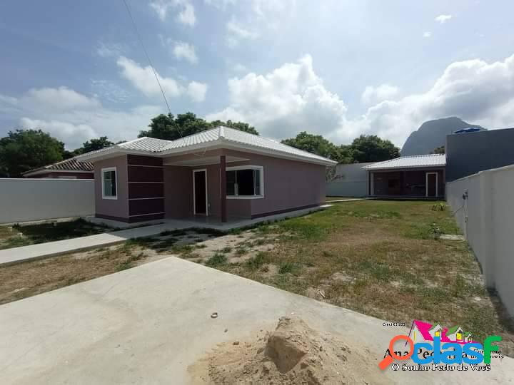 Linda Casa com 3 Quartos e Área de Churrasqueira em