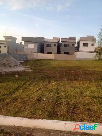 Lote plano pronto para construir