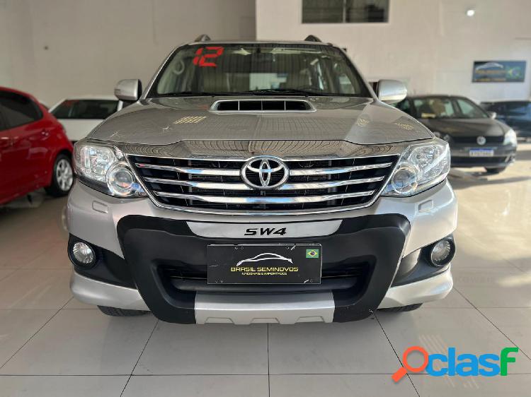 TOYOTA HILUX SW4 SRV D4-D 4X4 3.0 TDI DIES. AUT PRATA 2012