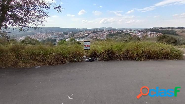 Terreno com 300 m² em ótima localização, fica em Piedade