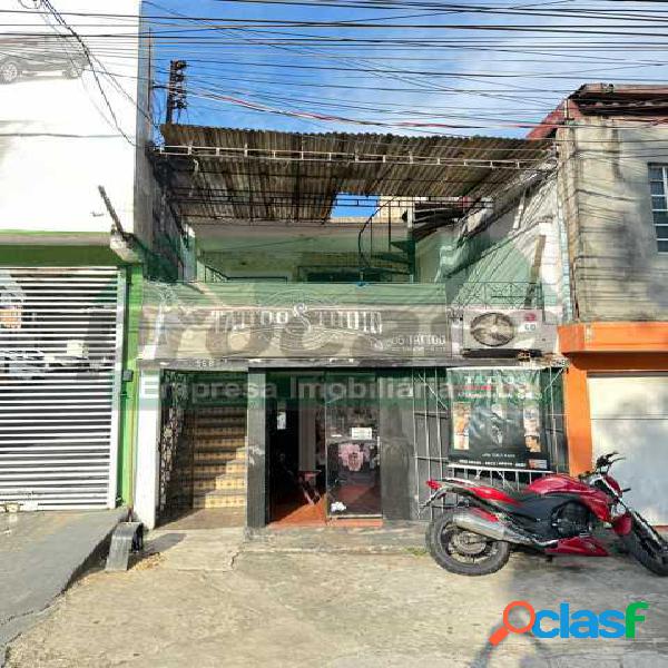 VENDE-SE CASA NA AVENIDA CONSTANTINO NERY