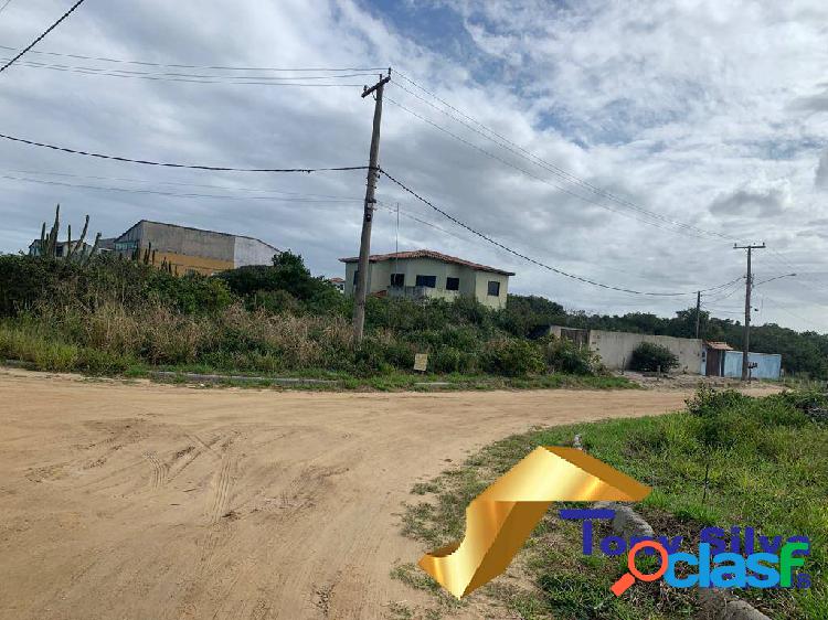 Vende-se terrenos em frente à praia