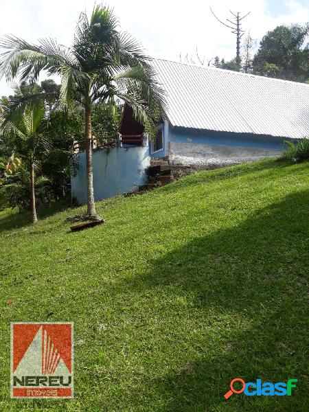 CHÁCARA ACONCHEGANTE COM LAGO E PISCINA