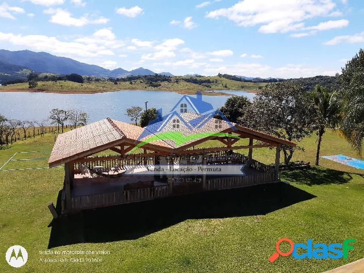 SITÍO COM ACESSO DIRETO PARA A REPRESA EM PIRACAIA