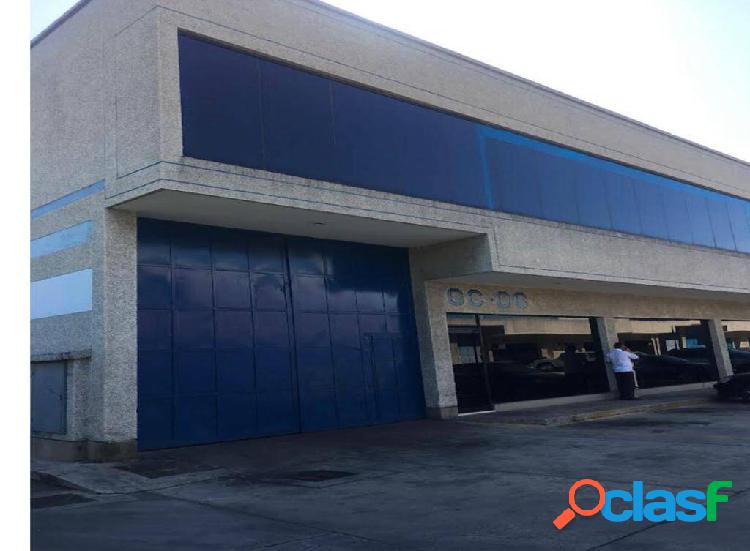 Se vende galpón de 803m2 en el Aero centro internacional