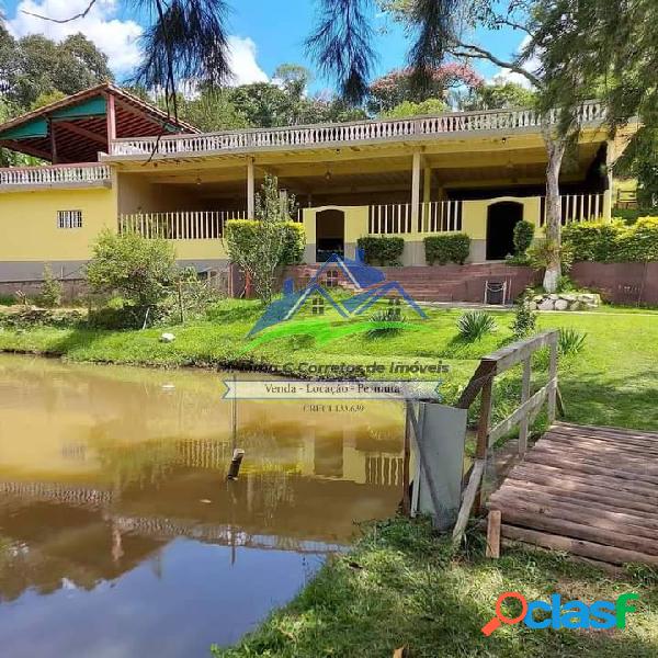 Sítio em Atibaia com Lago
