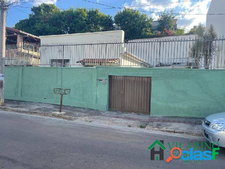 CASA EM RUA PLANA PRÓXIMA AO HOSPITAL SÃO FRANCISCO