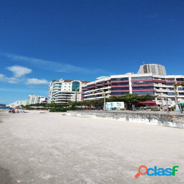 Apartamento 03 Quartos sendo 01 Suíte Pé na Areia
