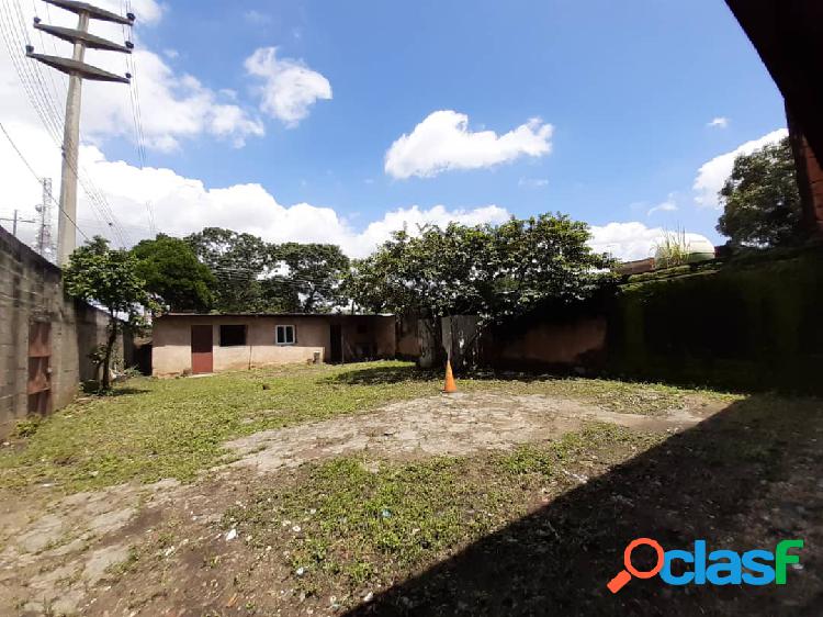 EN VENTA TERRENO DE 400M2 CON BIENHECHURIAS