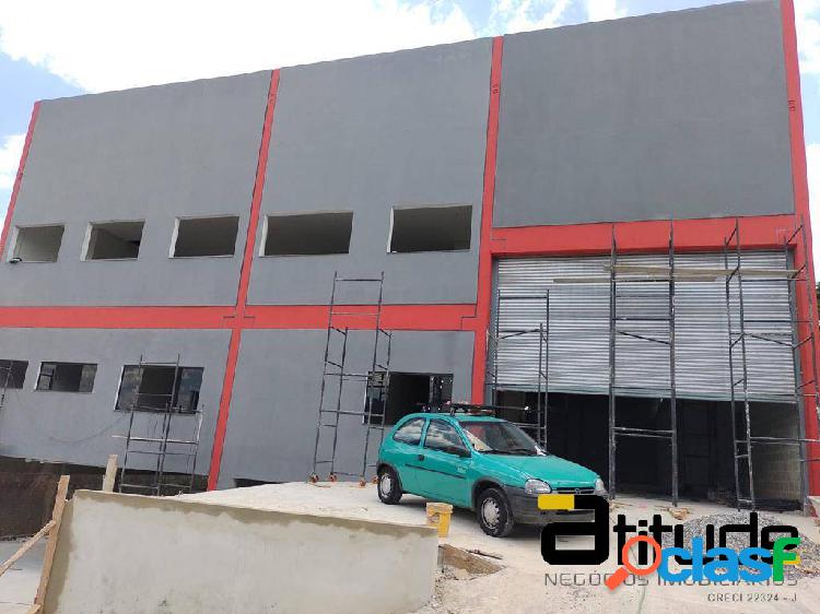 GALPÃO INDUSTRIAL DE 1.350 M² EM SANTANA DE PARNAÍBA -